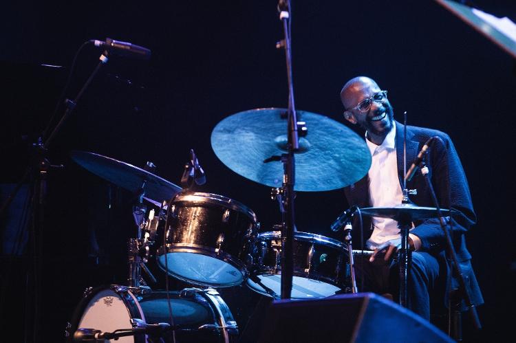 Show de Brian Blade na noite de sexta (23) no C6 Fest, no auditório Ibirapuera