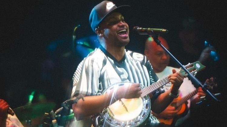 Visuais do EP "Banjo e Boné" de Thiaguinho será lançado às 11h da quinta-feira (16), quando o trabalho vai ser lançado Visuais do EP "Banjo e Boné" de Thiaguinho será lançado às 11h da quinta-feira (16), quando o trabalho vai ser lançado