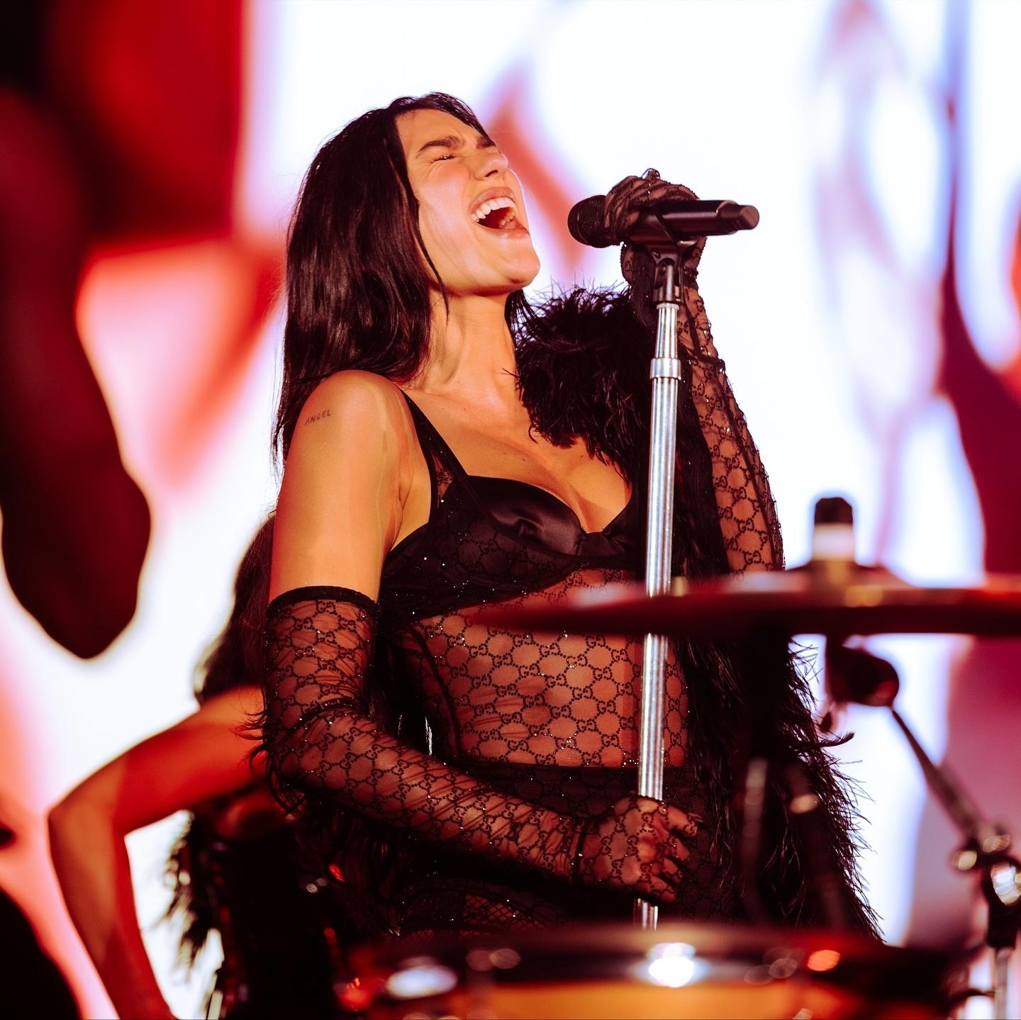 Dua Lipa em apresentação da Radical Optimism Tour em São Paulo - undefined