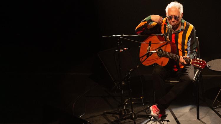 Jards Macalé dividiu o palco com Kiko Dinucci em dois shows no Sesc Pompeia, em São Paulo Jards Macalé dividiu o palco com Kiko Dinucci em dois shows no Sesc Pompeia, em São Paulo