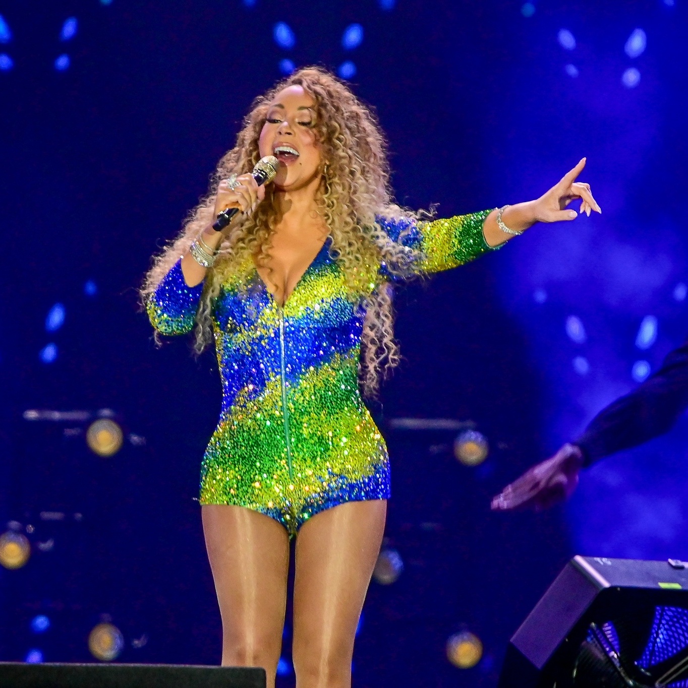 Mariah Carey invade The Town com poucos movimentos e muitos agudos