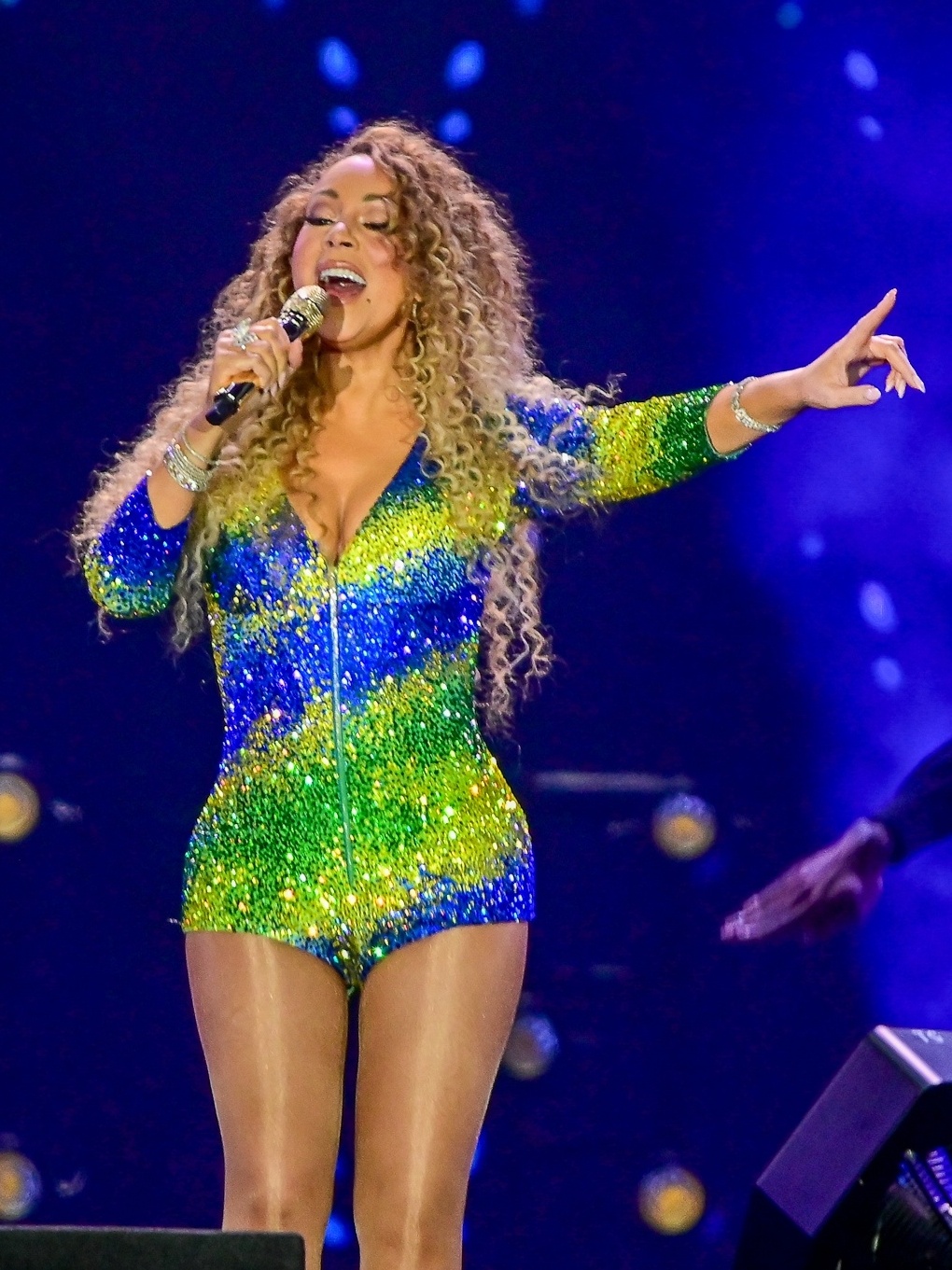 Mariah Carey invade The Town com poucos movimentos e muitos agudos