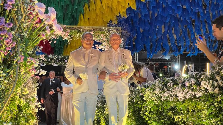 Dia dos namorados em Campina Grande: Casamento coletivo aconteceu no dia 12 de junho Dia dos namorados em Campina Grande: Casamento coletivo aconteceu no dia 12 de junho