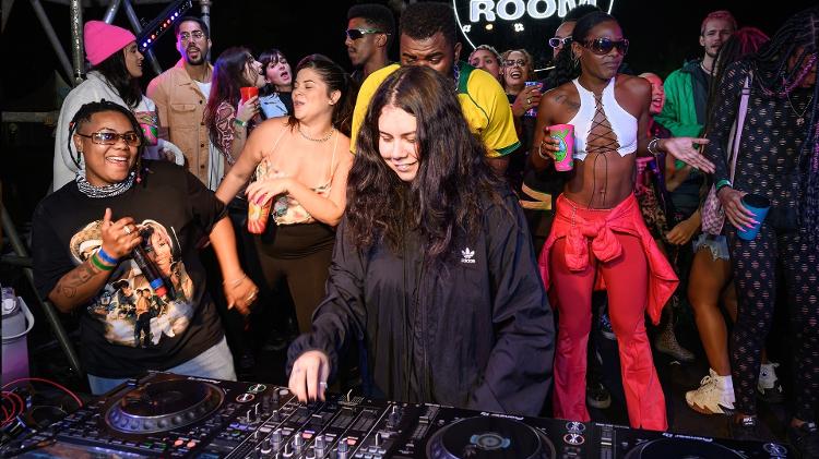 A DJ Larinhx, atração do TOCA Sessions no dia 10/10