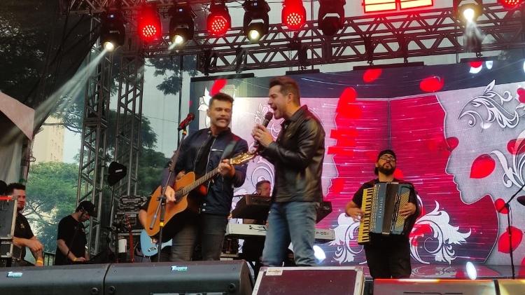 Marcos & Belutti abrem palco Freguesia-Brasilândia na tarde de sábado (24), na Virada Cultural Marcos & Belutti abrem palco Freguesia-Brasilândia na tarde de sábado (24), na Virada Cultural