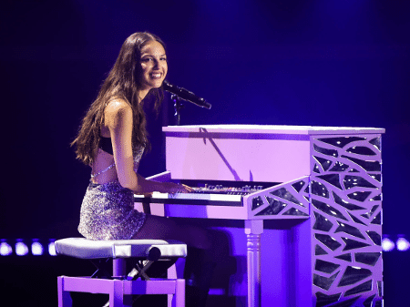 Olivia Rodrigo comandou karaokê gigante no Lollapalooza  - Brazil News