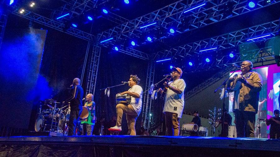 Fundo de Quintal encerra o festival Isso é Samba, em São Paulo Fundo de Quintal encerra o festival Isso é Samba, em São Paulo