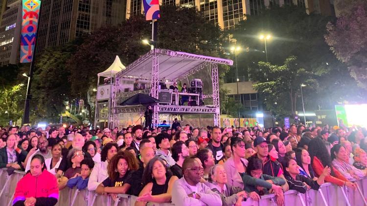 Público no Anhangabaú para a Virada Cultural Público no Anhangabaú para a Virada Cultural