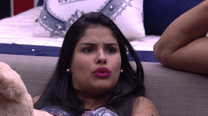 11.mar.2016 - Munik define envolvimento de Renan e Juliana como ridículo. "Nem ele assumia e nem ela assumia. Porque ao meu ponto de vista, o Renan estava apaixonadíssimo por ela. E ela por ele também", frisou a morena - Reprodução/TV Globo