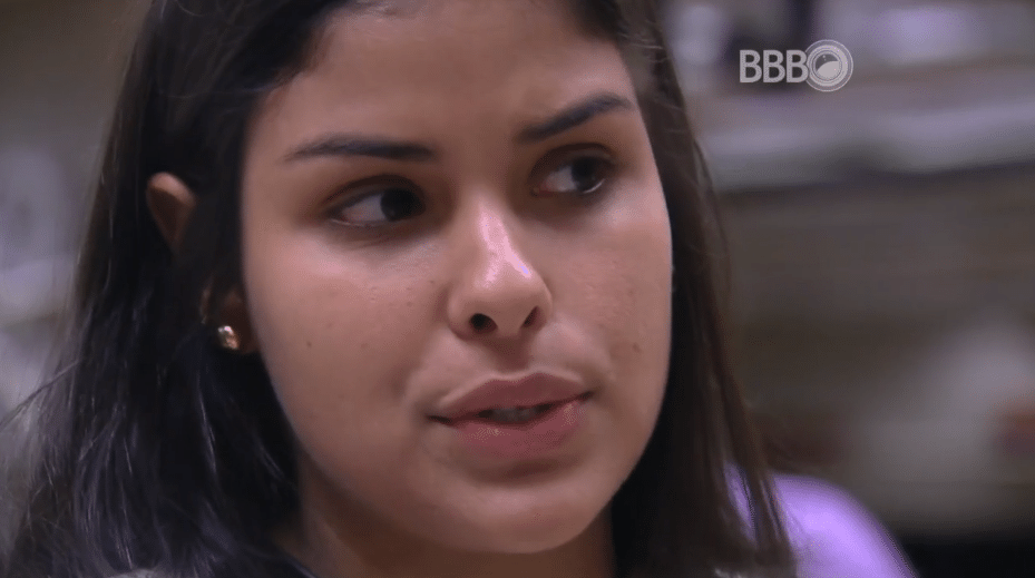 29.fev.2016 - Munik diz para Ana Paula tomar cuidado com informações passadas a Matheus e Cacau - Reprodução/TV Globo