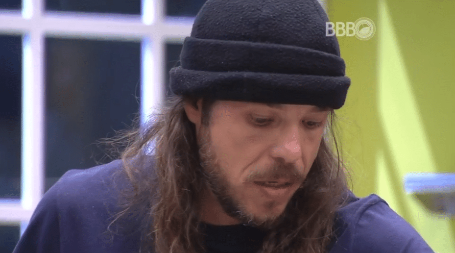 14.fev.2016 - Depois de falar com Ana Paula, Tamiel está preocupado em ir ao paredão. Mineira disse que ele será indicado por três pessoas - Reprodução/TV Globo