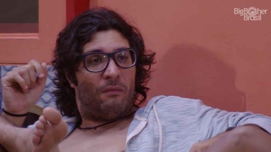 Ilmar se emociona em conversa com Marcos - Reprodução/TV Globo