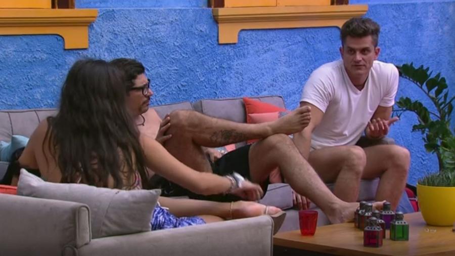 Emilly, Ilmar e Marcos conversam sobre jogo - ReproduçãoqTV Globo