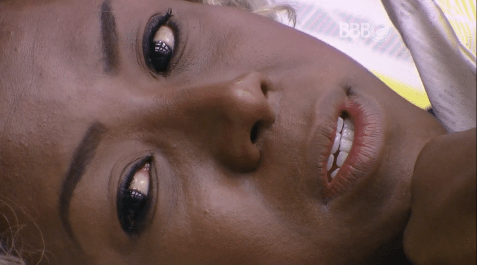 27.fev.2016 - Adélia conta para Cacau qual seria sua final do sonho: "Você, Renan e eu" - Reprodução/TV Globo