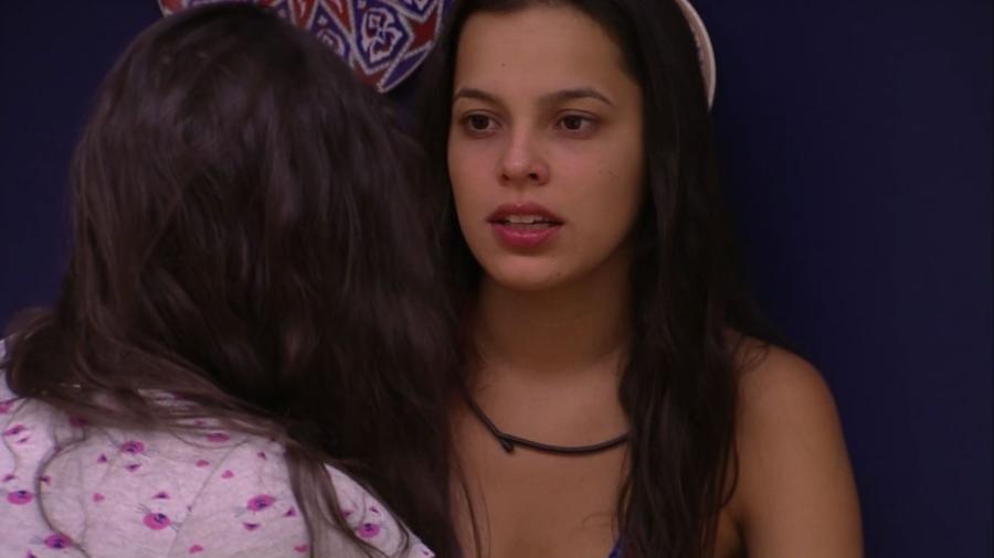 Mayla fica surpresa ao saber que Luiz Felipe quer beijar Vivian - Reprodução/Gshow