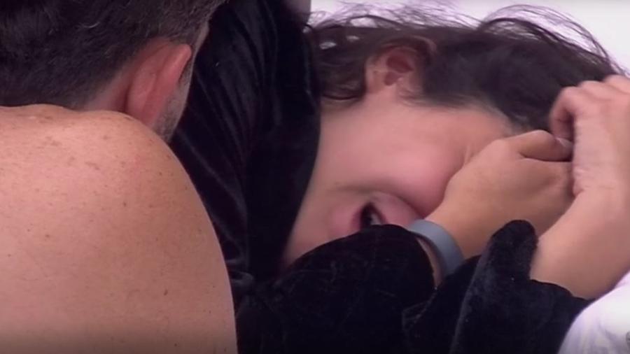 Emilly chora com acusação de Marcos - Reprodução/TVGlobo