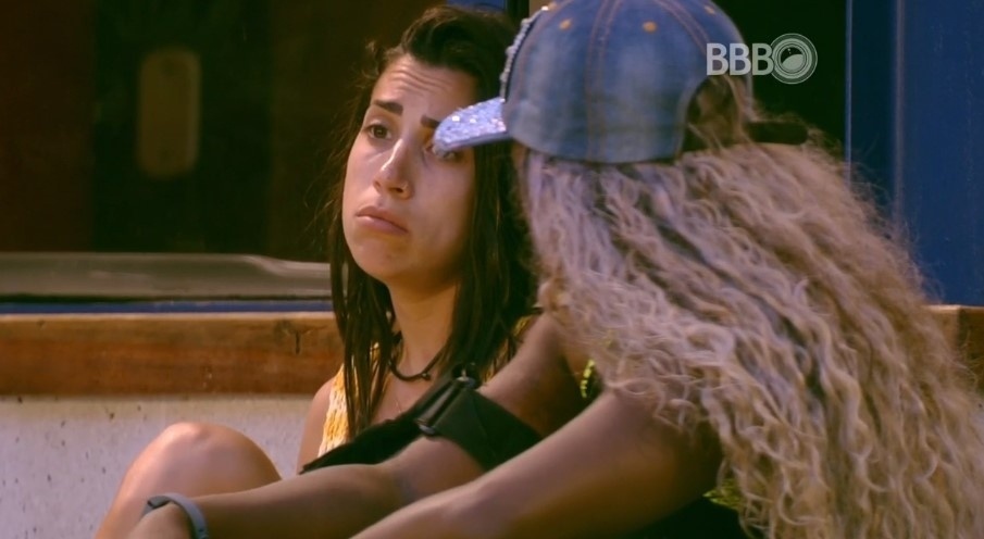 10.fev.2016 - Juliana e Adélia falam sobre o próximo paredão, no "BBB16" - Reprodução/TV Globo