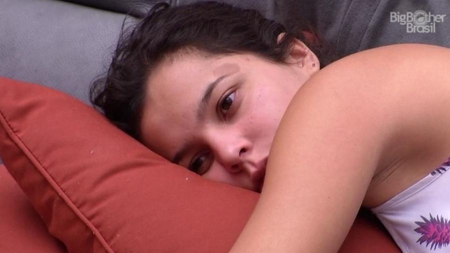 Emilly lamenta bens perdidos em enchente - Reprodução/TVGlobo
