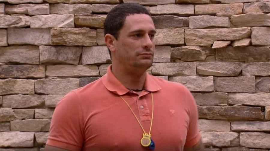 Daniel surta com Elis - Reprodução/TV Globo
