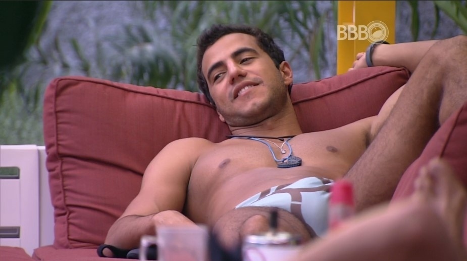 12.mar.2016 - Matheus diz que se Maria Claudia quer romantismo, com ele não vai encontrar. O brother disse ainda que a youtuber precisa de um homem atencioso como Ronan - Reprodução/TV Globo