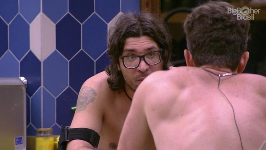 Ilmar pede para que Emilly o coloque no paredão - Reprodução/TVGlobo