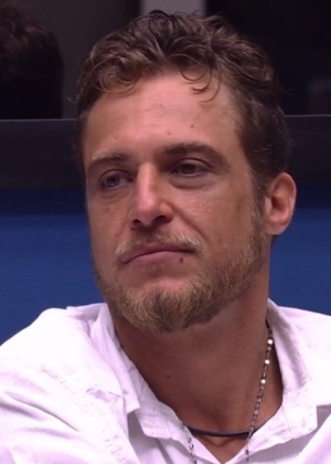Daniel espera o resultado do paredão disputado contra Ronan, nesta terça-feira (16) - Reprodução/ TV Globo - Reprodução/ TV Globo