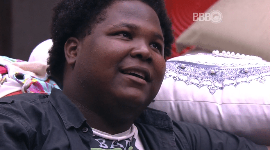 17.fev.2016 - Ronan compara brothers a personagens de uma escola em estilo norte-americano: "Eu sou o nerd estranho, cheio de espinhas" - Reprodução/TV Globo