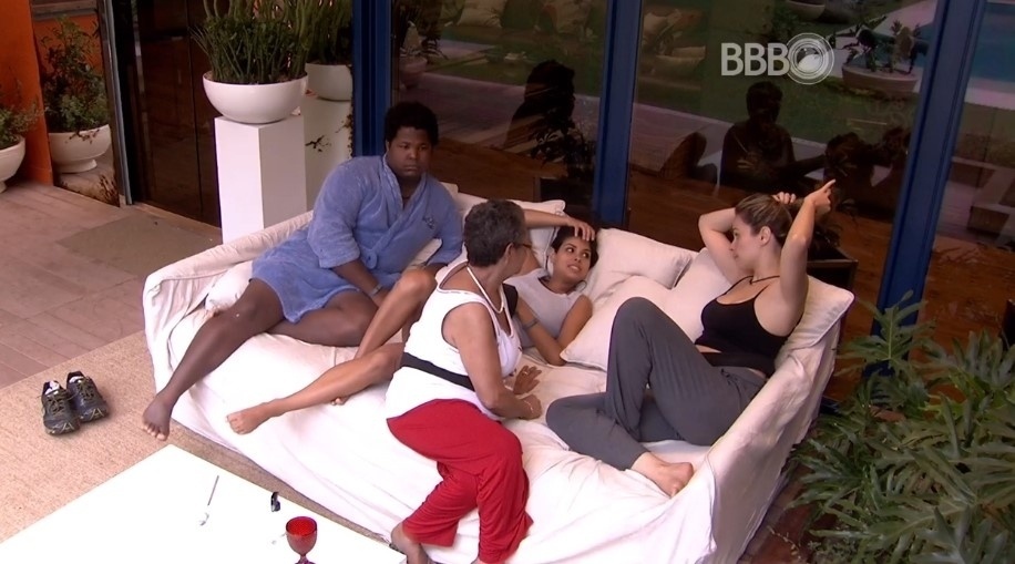 11.fev.2016 - Ana Paula conversa sobre votos e paredão no "BBB16" - Reprodução/TV Globo