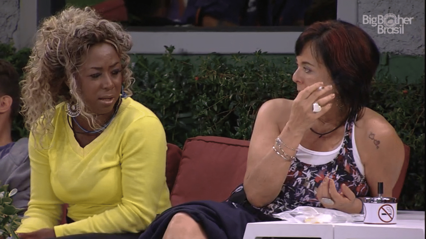 23.jan.2016 - "Eu deveria estar fazendo um personagem, mas não consigo", afirma Adélia - Reprodução/TV Globo