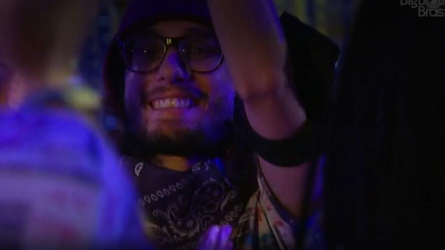 Brothers cantam parabéns pra você para Pedro durante Festa São Paulo - Reprodução/TV Globo