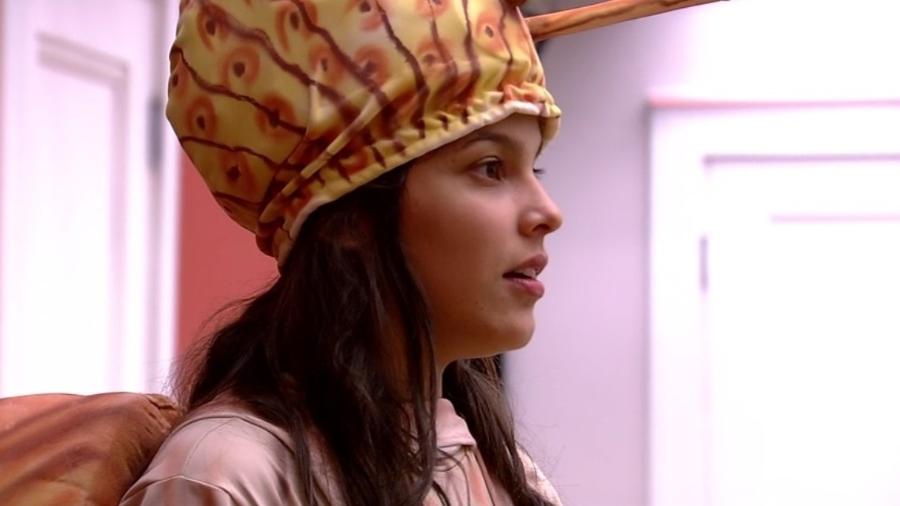 Emilly diz que dará presente para a mãe de Marcos - Reprodução/TV Globo
