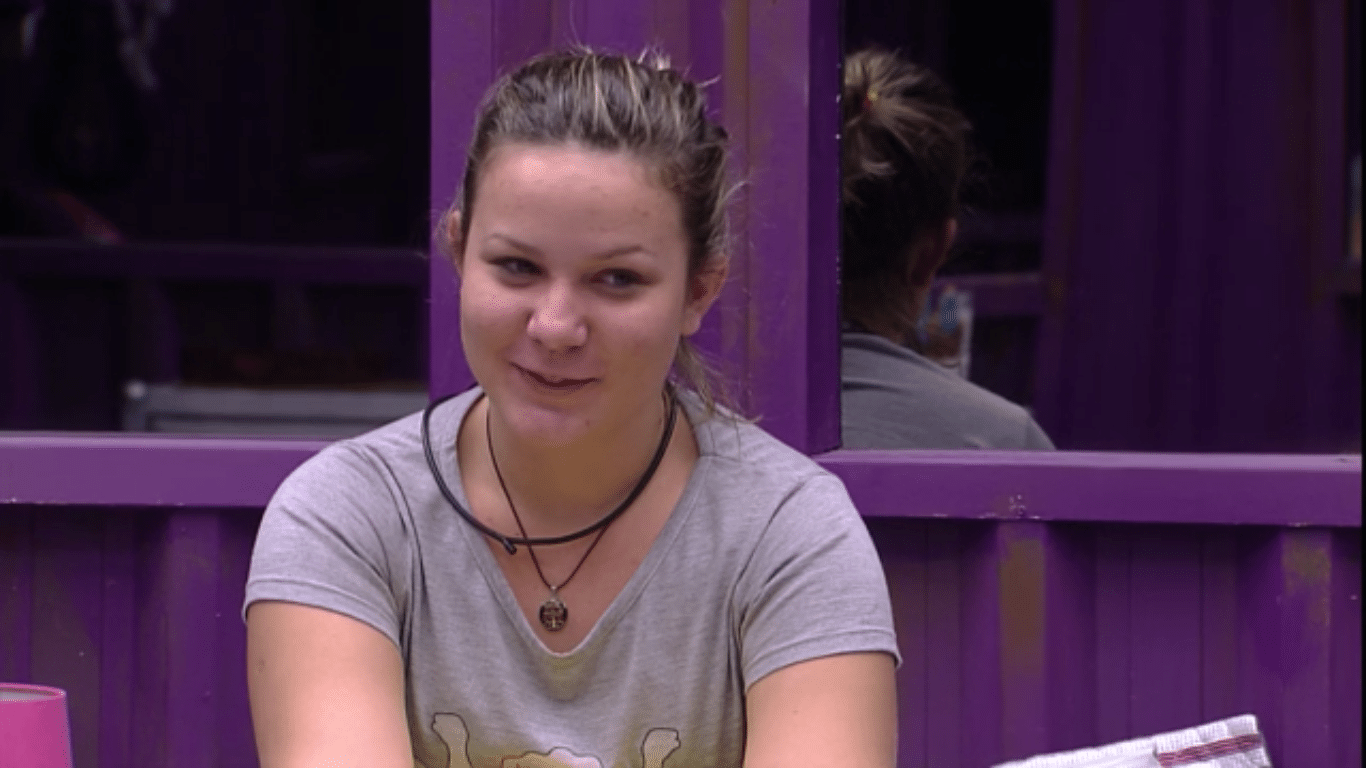 27.mar.2016 - Cacau diz que pretende manter o relacionamento com Matheus fora do "BBB" - Reprodução/TV Globo