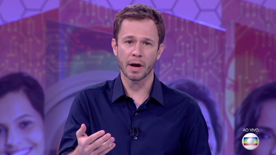 Tiago Leifert anuncia as regras do paredão triplo da semana - Reprodução/TV Globo
