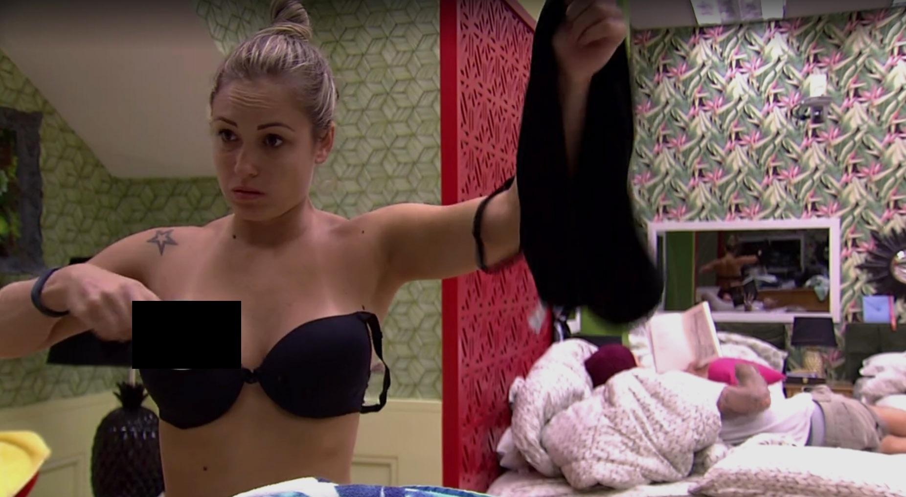 Jéssica mostra demais ao trocar de roupa - Reprodução/GloboPlay