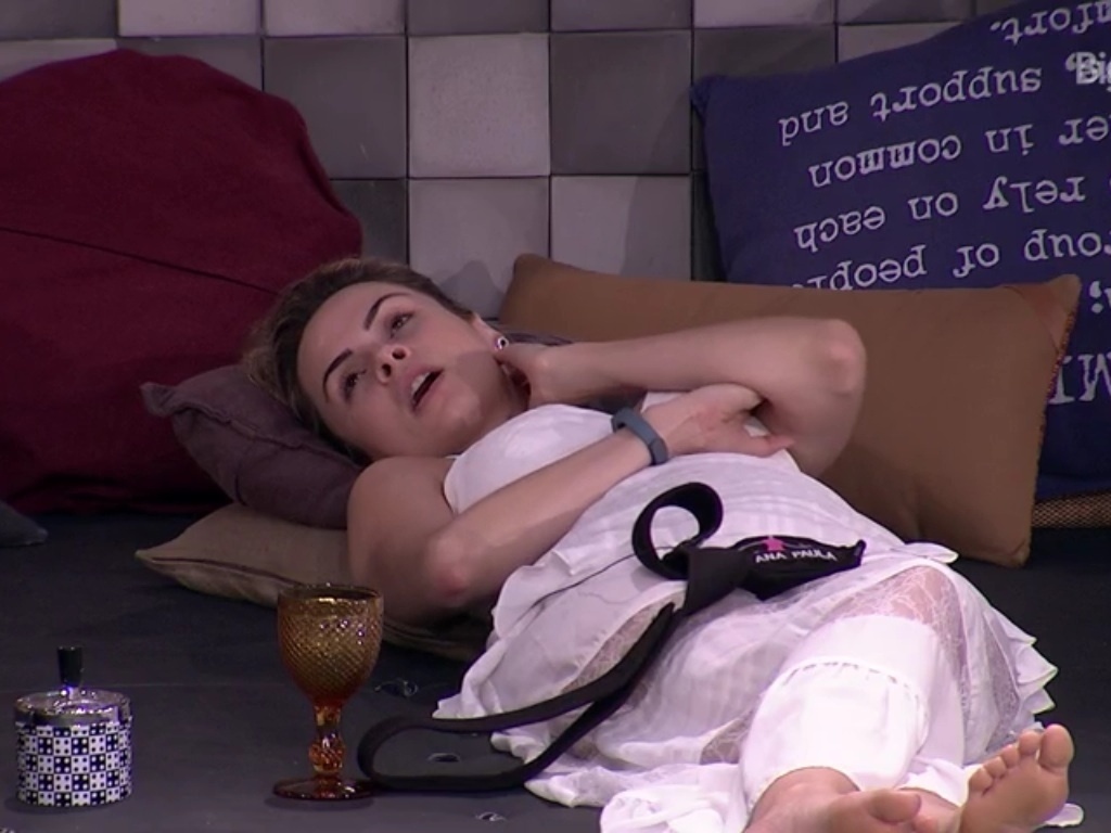 25.jan.2016 - Ana Paula confessa a Laércio e Matheus que não gostaria de ser anjo - Reprodução/TV Globo