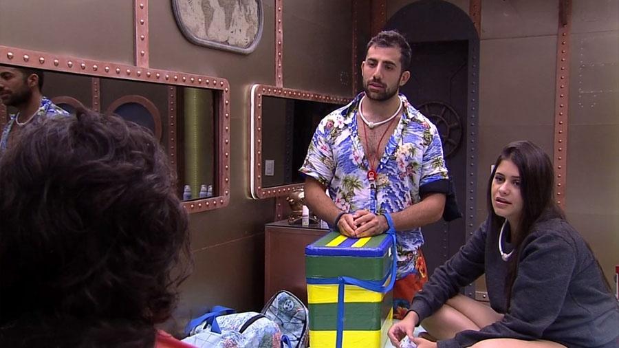 Kaysar conversa com Diego e Ana Paula no "BBB18" - Reprodução/GloboPlay