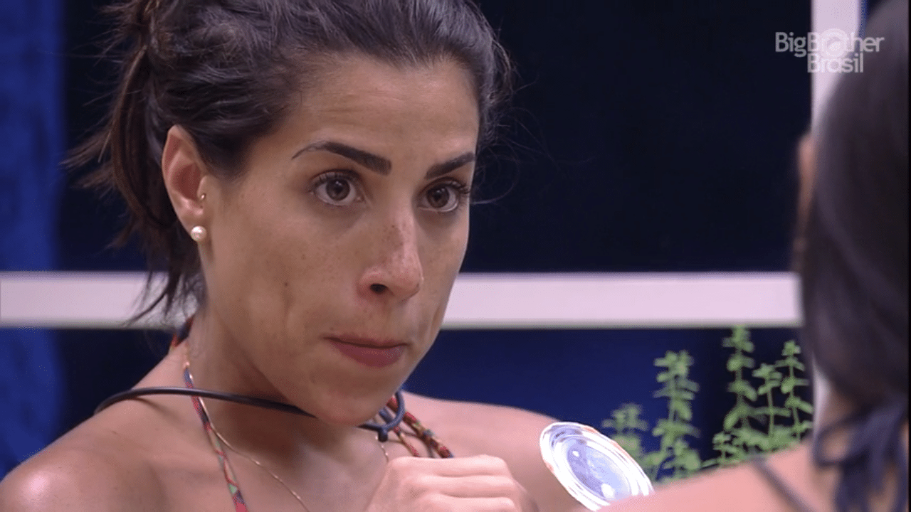 18.fev.2016 - Munik pergunta sobre o namorado de Juliana, e sister responde: "Parece que ele não é mais meu namorado" - Reprodução/TV Globo