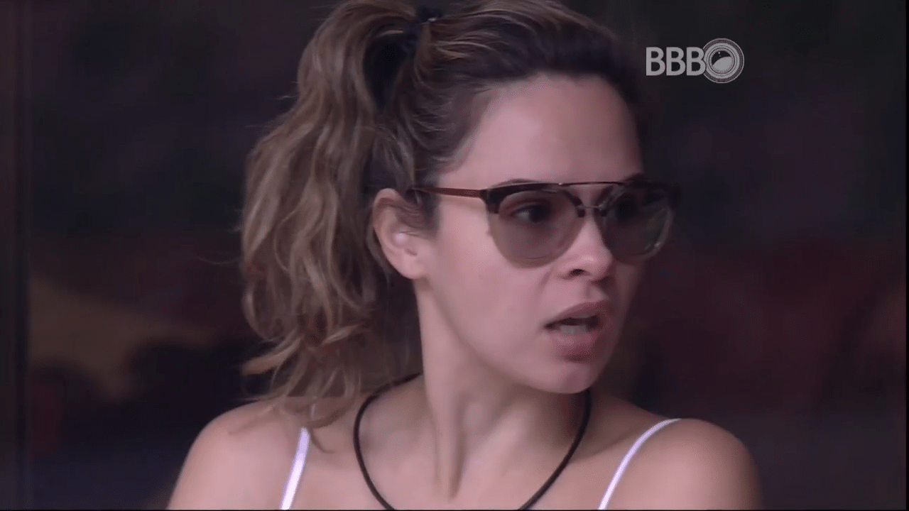 1.mar.2016 - Ana Paula diz que está com medo de Adélia no "BBB16" - Reprodução/TV Globo