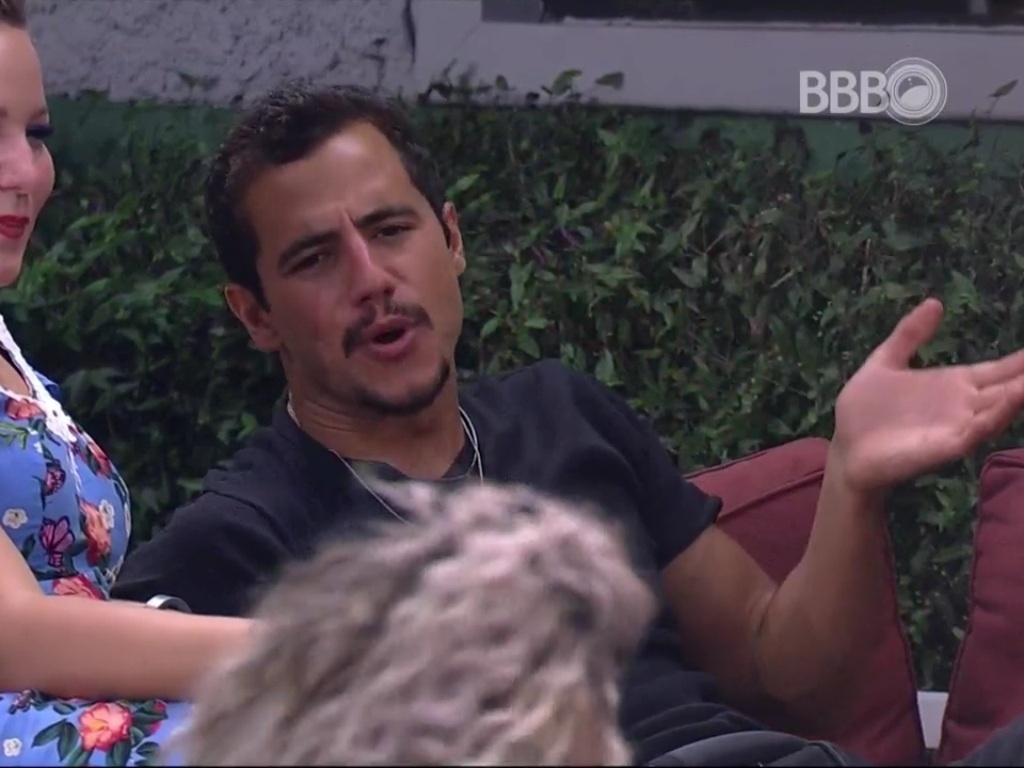 7.mar.2016 - Brothers passam a madrugada conversando sobre sexo - Reprodução/TV Globo