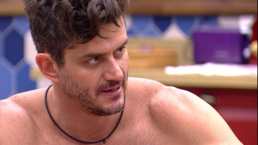 Marcos tenta prever formação do nono paredão do "BBB17" - Reprodução/TVGlobo