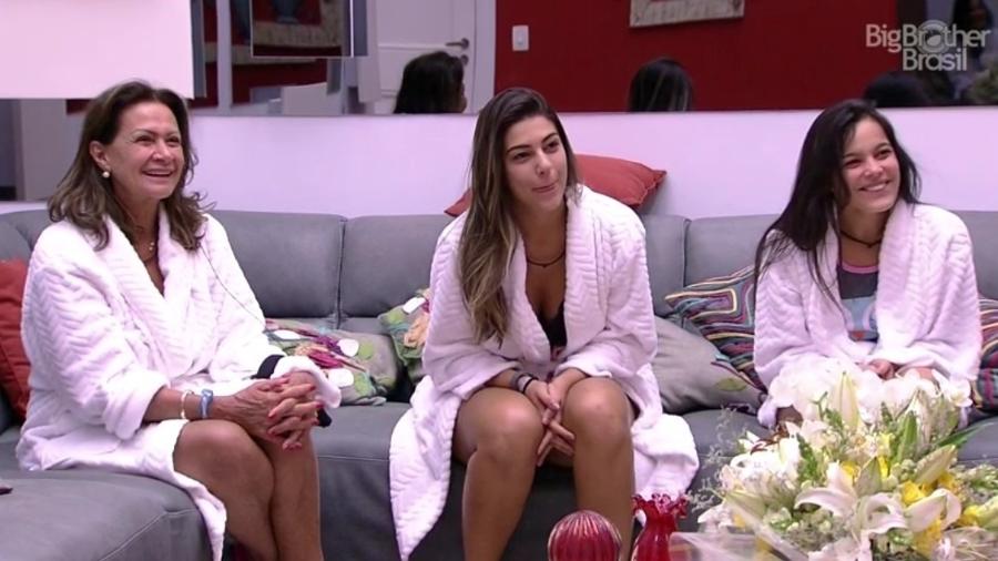 Finalistas assistem vídeo gravado por Ana Maria Braga e Louro José - Reprodução/TV Globo