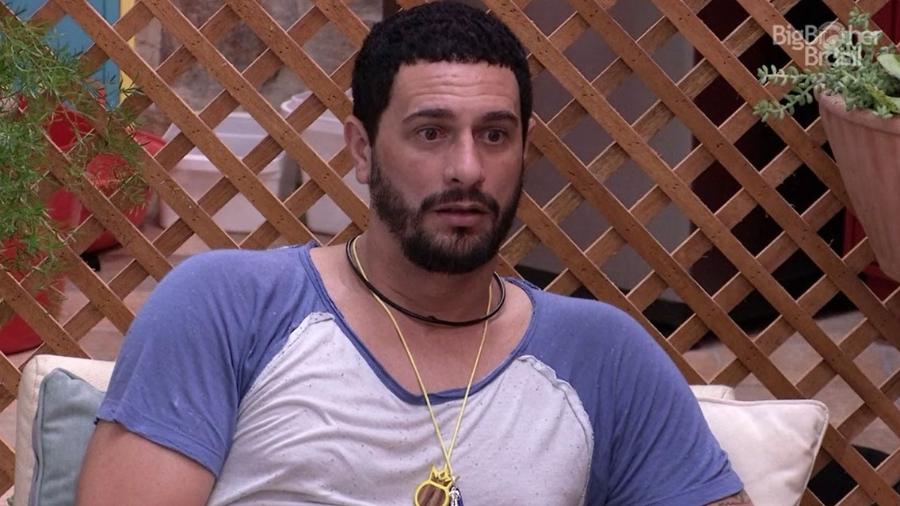 Daniel descobre que Roberta quer ficar com ele no "BBB17" - Reprodução/TV Globo