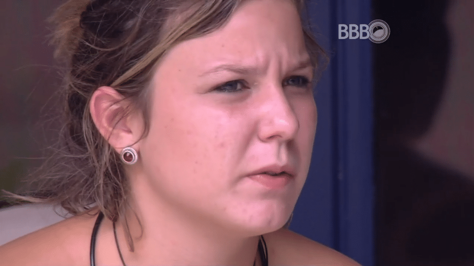 7.fev.2016 - Conversando com Ronan, Maria Claudia diz ao brother que se ele quiser conversar, estará a disposição - Reprodução/TV Globo