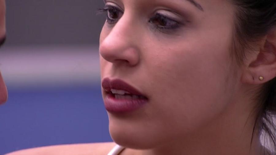 Vivian acha que Emilly quer derrubar ela e Mayara por ciúmes - Reprodução/Gshow
