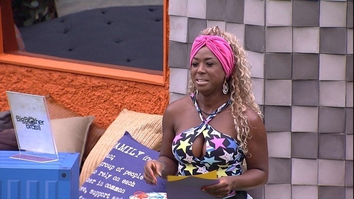 22.jan.16 - Adélia é o primeiro anjo do "BBB16" - Reprodução/ TV Globo