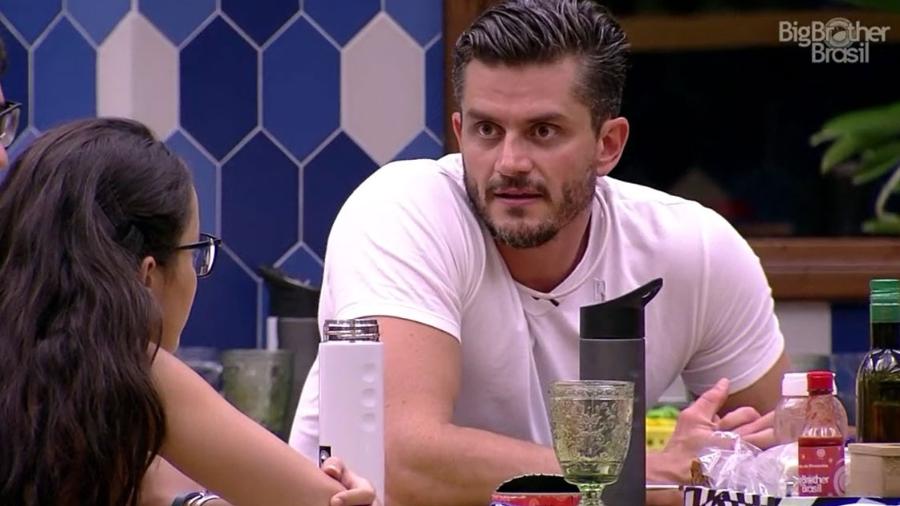Marcos elogiou a atitude do público de votar para tirar Elis do "BBB17" - Reprodução/TV Globo