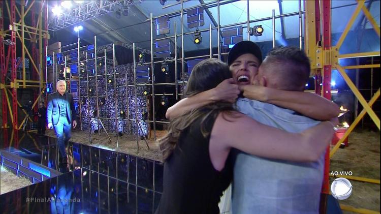 Flávia e Família  - Reprodução/Record - Reprodução/Record