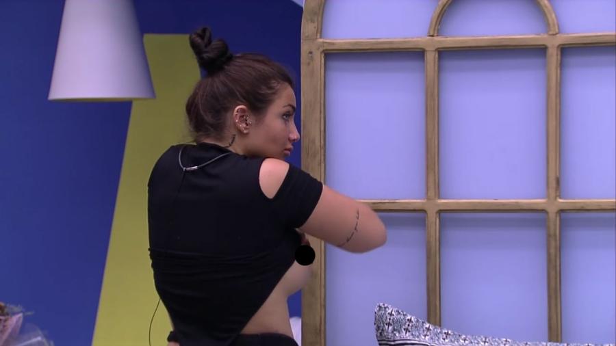 Elettra mostra demais no quarto azul - Reprodução/Gshow