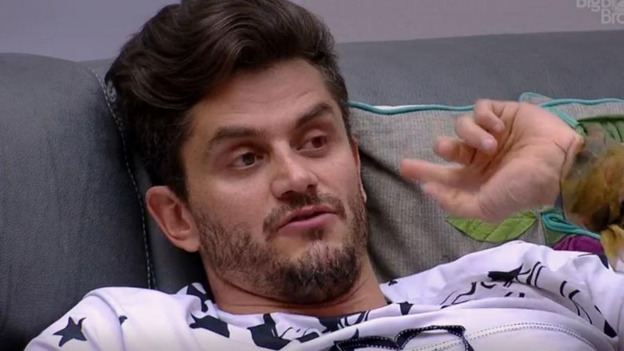 Marcos revela que não quer falar com Ilmar fora do confinamento - Reprodução/TV Globo