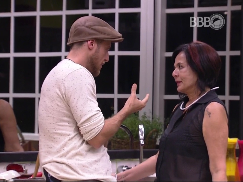 25.jan.2016 - Daniel tenta explicar para Harumi o motivo de ter votado nela. "Dentro da casa, a pessoa que eu menos me aproximei foi você". - Reprodução/TV Globo